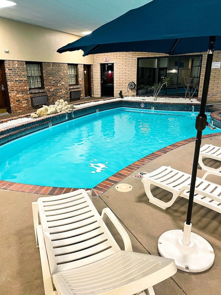 Eleven Boutique Hotel - photo 17