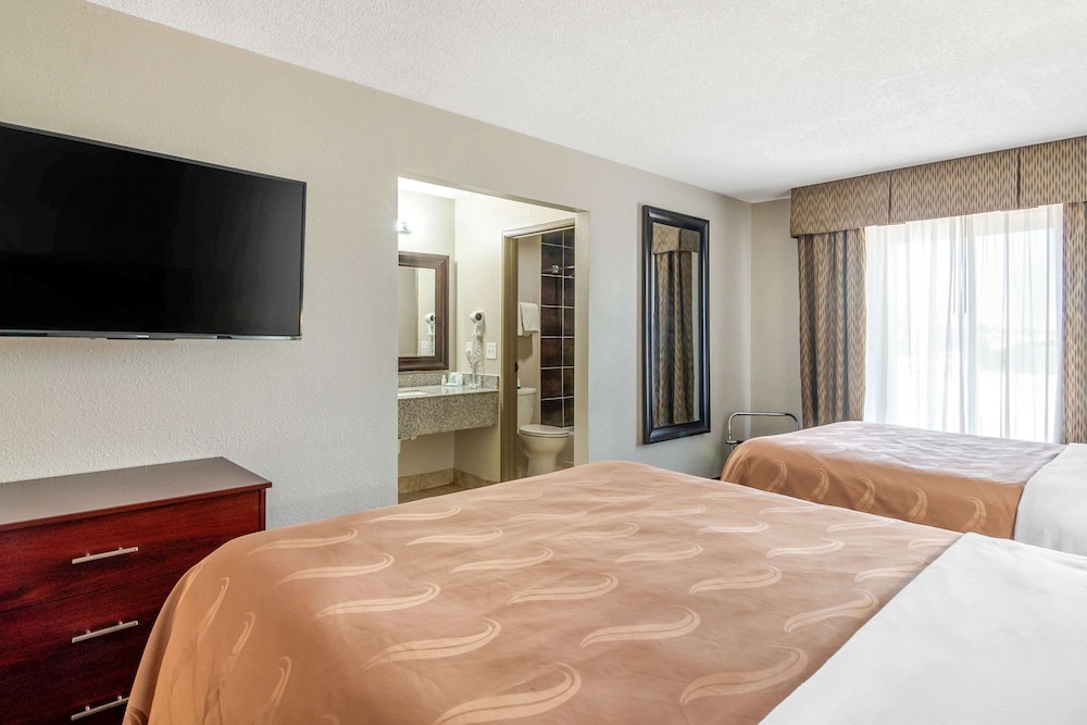 Quality Suites Kansas City International Airport - photo 5