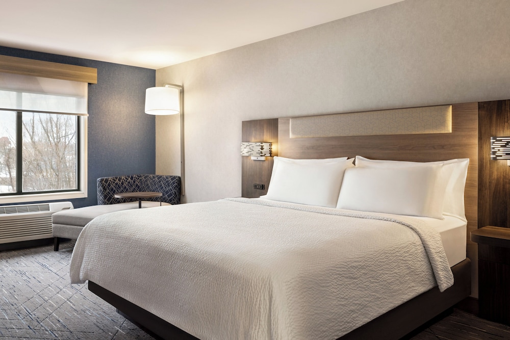 Holiday Inn Express Syracuse Airport by IHG - photo 11