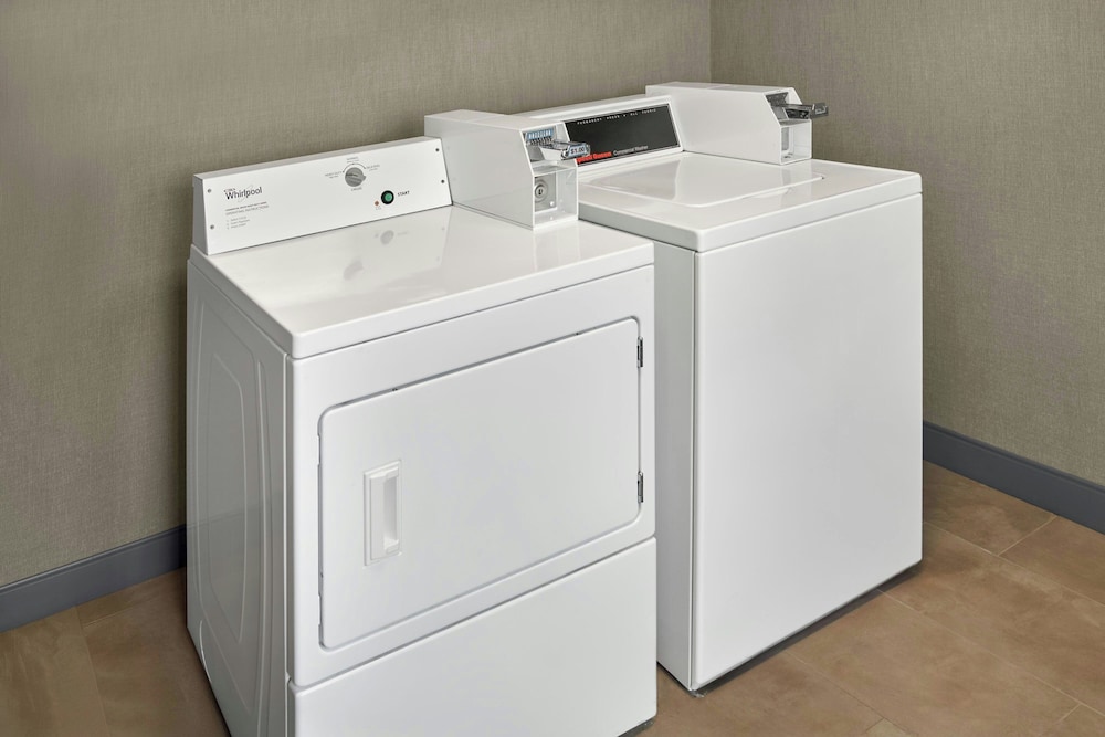 Fairfield Inn & Suites by Marriott Detroit Farmington Hills - photo 30