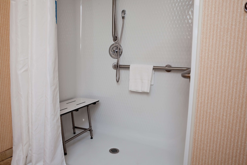 Hampton Inn Oneonta - photo 38