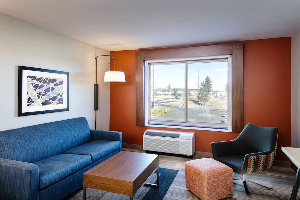 Holiday Inn Express & Suites Bend South by IHG - photo 9