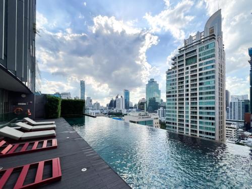 Extravagant Apt 65 sqm 1BR Ultra Fast Wifi Silom