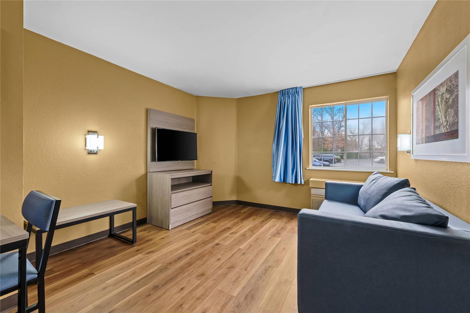 Suburban Studios Charlotte Executive Park - photo 19