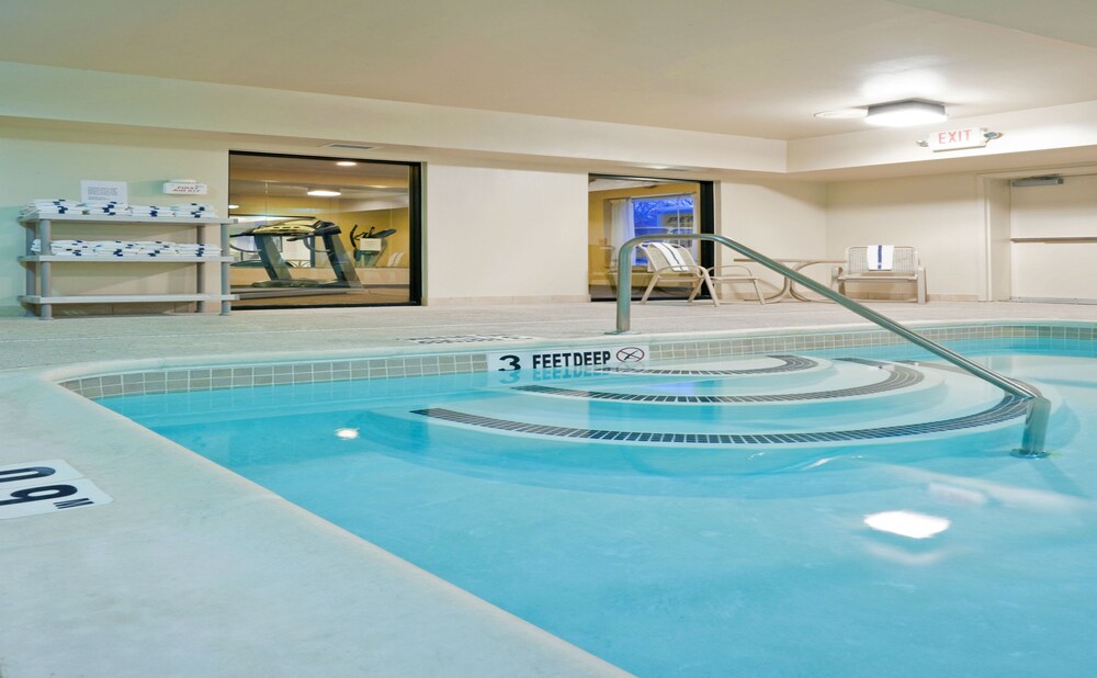 Holiday Inn Express Suites Clifton Park by IHG - photo 32