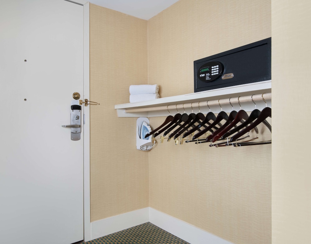 DoubleTree by Hilton Stamford - photo 14