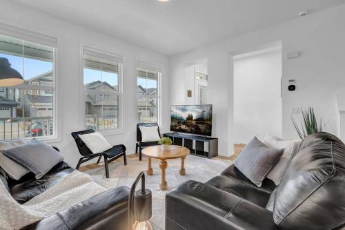 LovelyHome Foosball NearAirport 5 Queen Beds Air conditioning in Edmonton, Canada