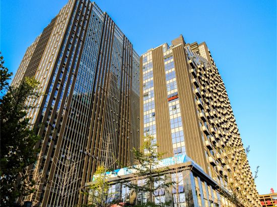 Gray Whale Movie Art Hotel - carbon neutral hotel in Baoding
