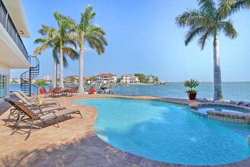 Ultimate Views at Dolphin Watch with Heated Pool in St. Petersburg, United States