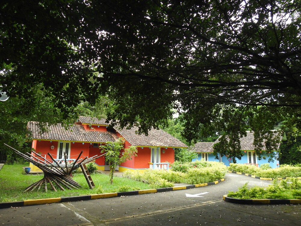 EcoHotel El Castillo All Inclusive - carbon neutral hotel in Cali