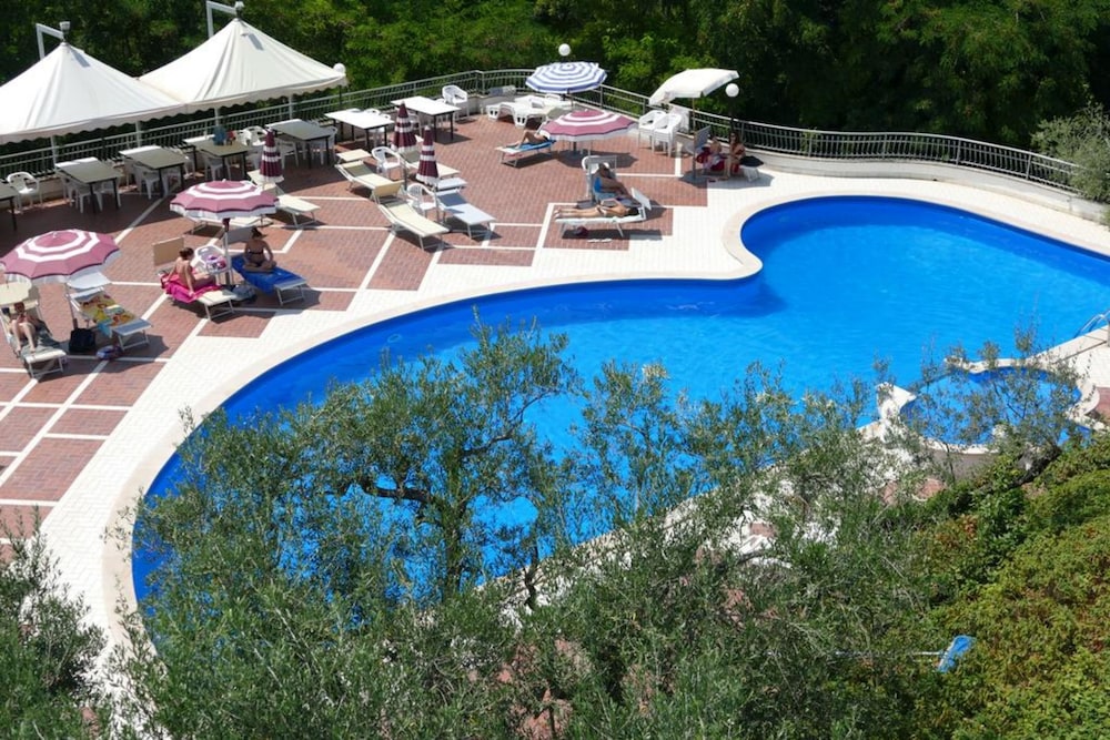 Hotel Ristorante L'Ulivo — hotel in Mirabella Eclano