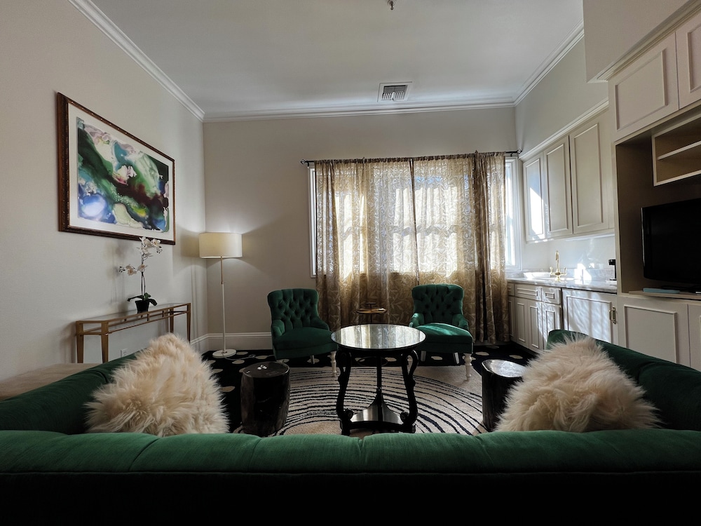 The Sterling Hotel - photo 25