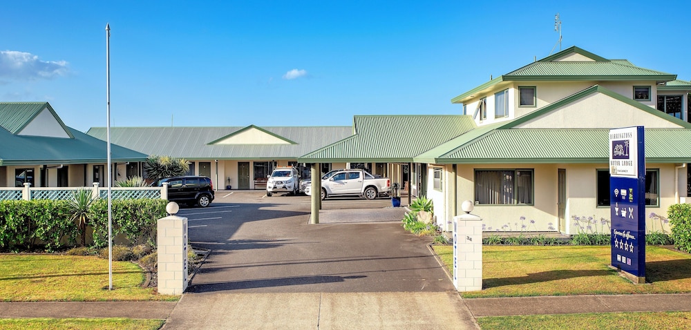 Barringtons Motor Lodge — 4-Star Luxury Hotel in Whakatane, New Zealand