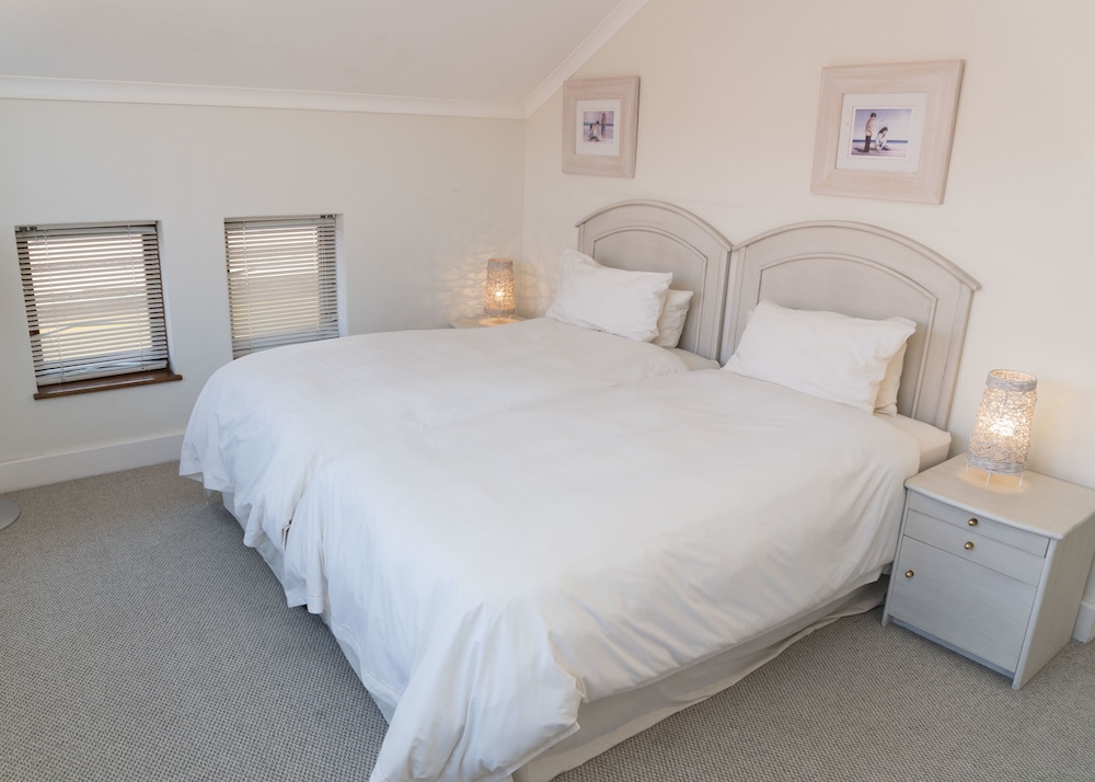Villa 10 — 4-Star Luxury Hotel in Knysna, South Africa