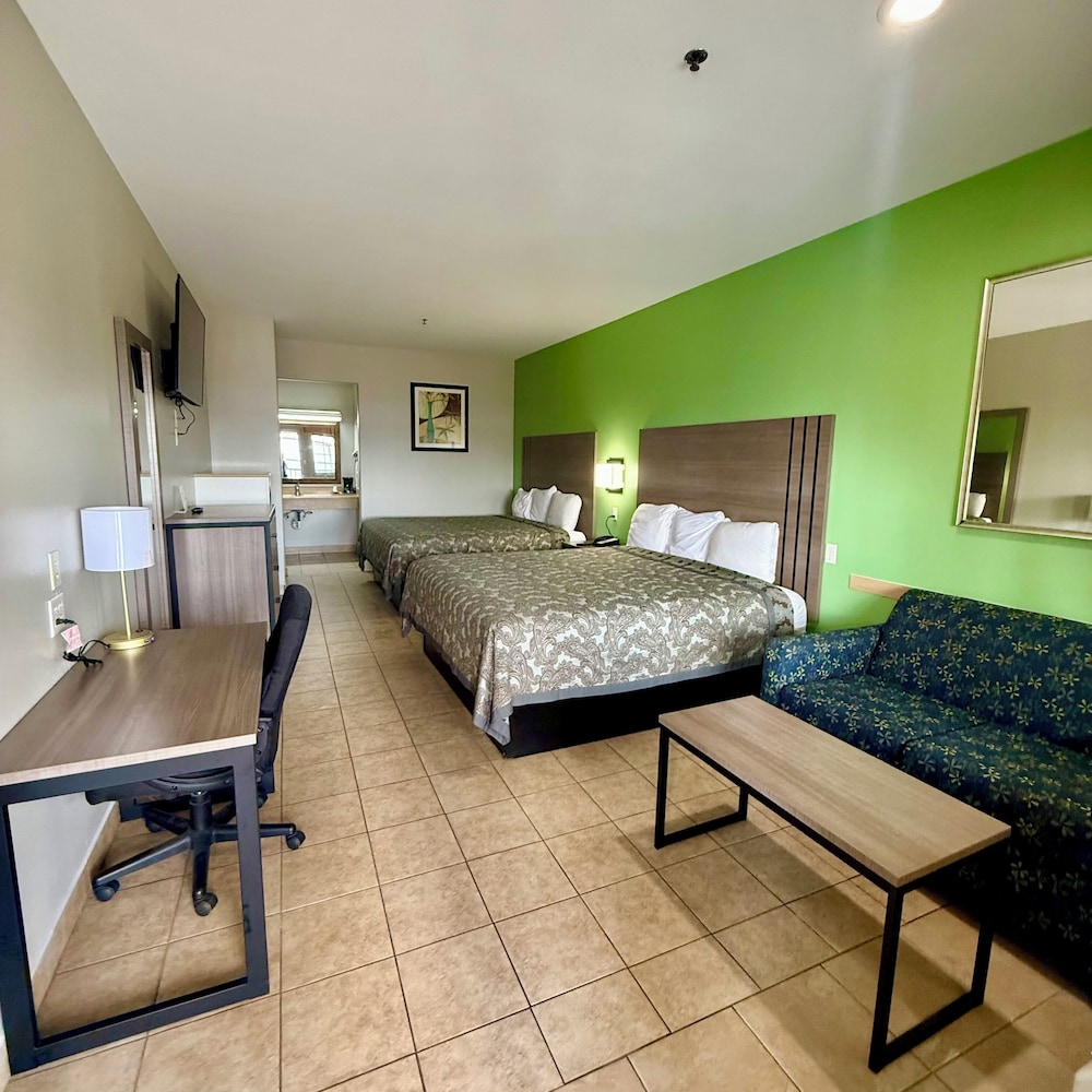 Weslaco Inn by Capital O Near Mercedes - photo 15