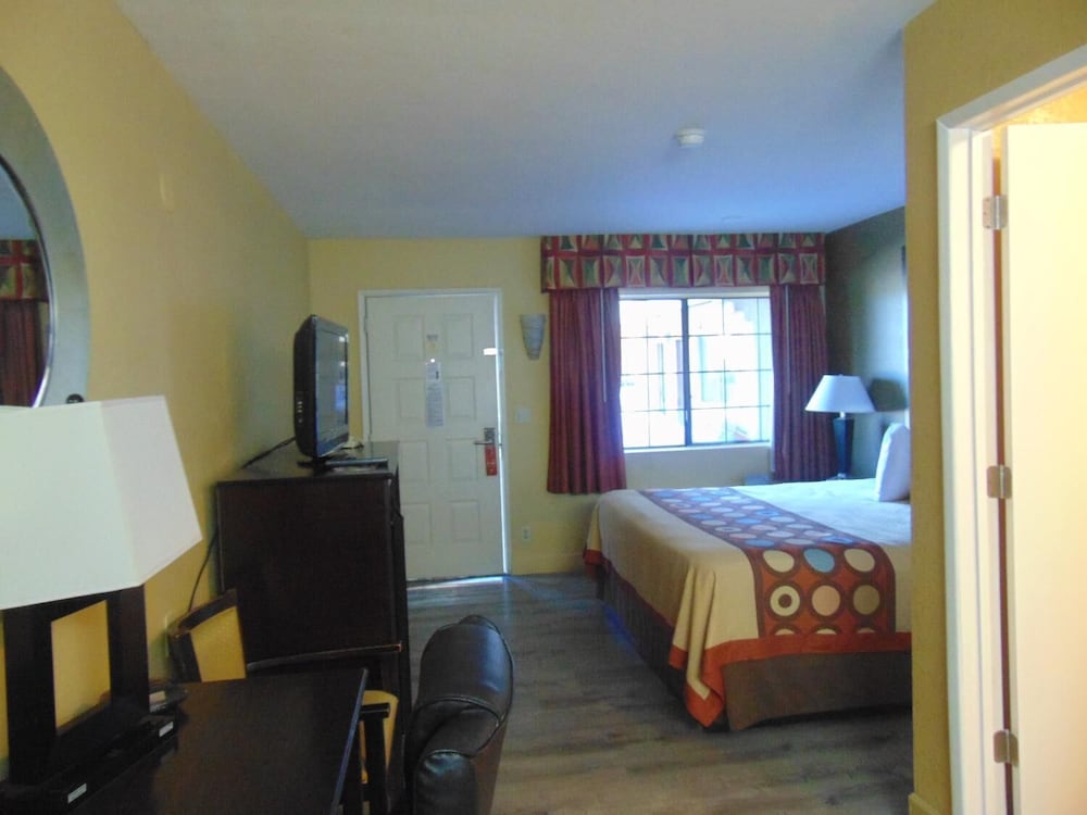Super 8 by Wyndham Payson - photo 4