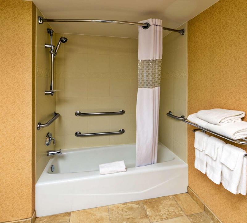 Hampton Inn Rockford - photo 15