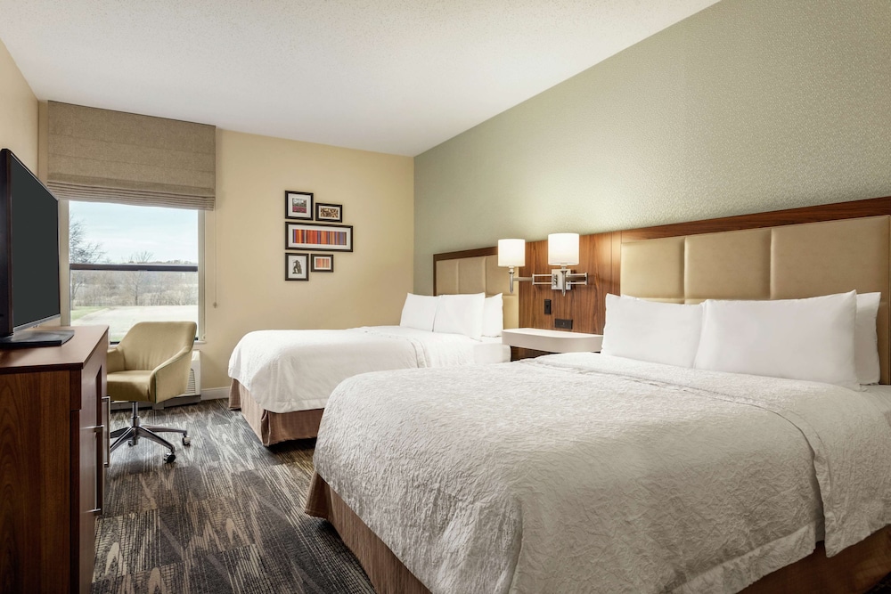 Hampton Inn Akron Fairlawn - photo 13