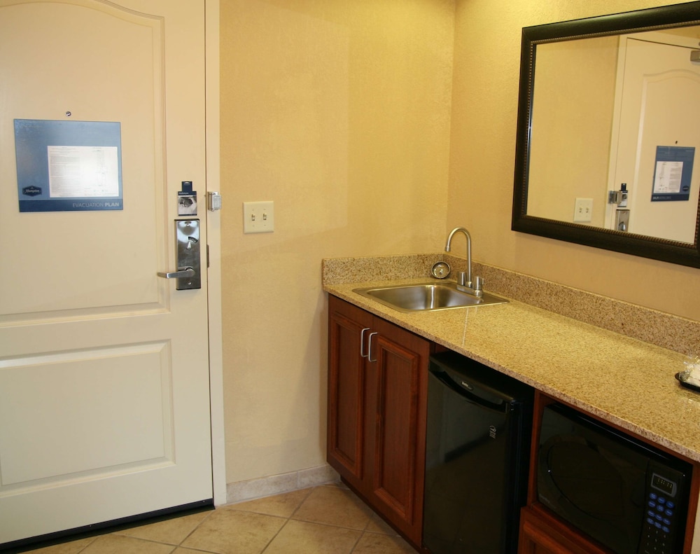 Hampton Inn & Suites Paducah - photo 16