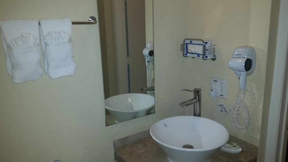 Ocean Spray Hotel - photo 21