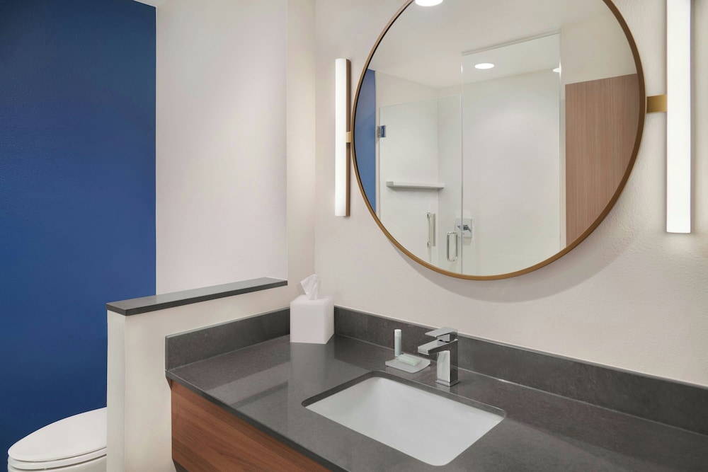 Fairfield Inn & Suites Columbus - photo 13