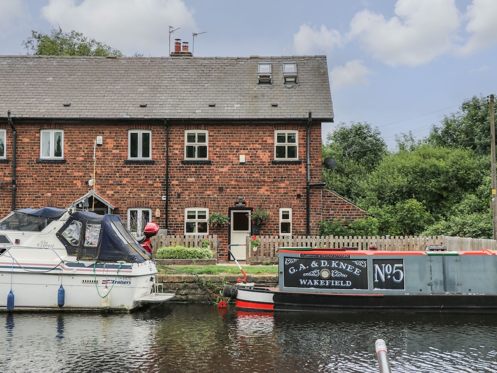 The Moorings - carbon neutral hotel in Wakefield