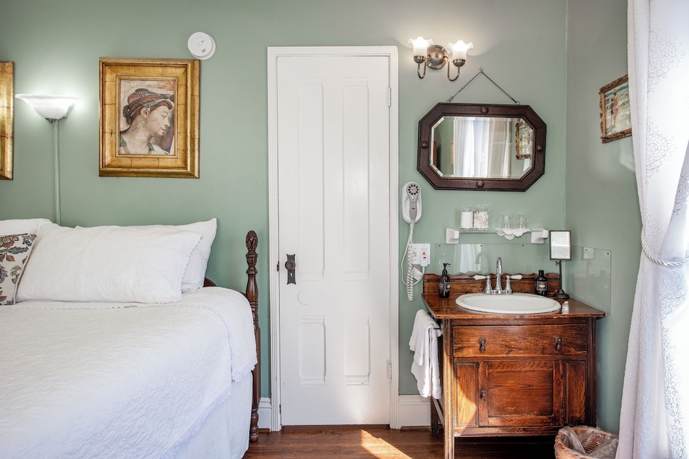 Bath Street Inn - photo 23