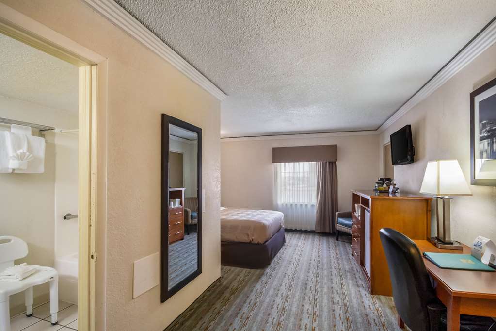 Quality Inn & Suites Kansas City Independence I 70 East - photo 9