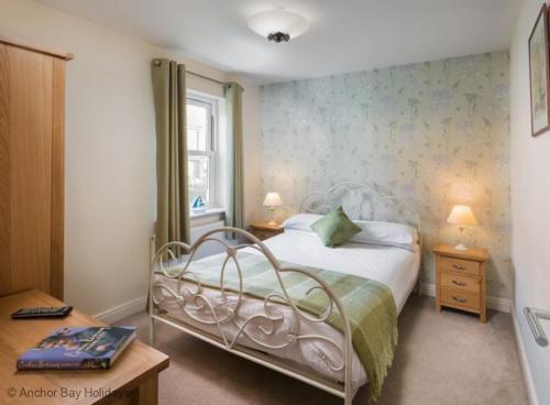 East Bay Cottage Part of the The Bay Filey Holiday Village with pool gym and direct beach access pub restaurant tennis and meadows walks
