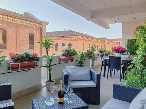 La Dolce Vita of Via Veneto Prestigious Apartment with Wonderful Terrace in the Historic Center — 4-Star Luxury Hotel in Rome, Italy