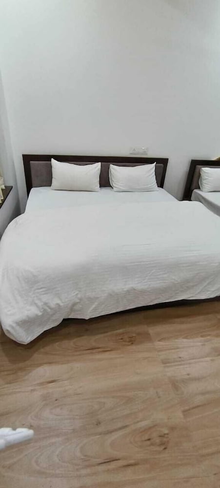 Hotel Anayaa Fairview in Sikar, India