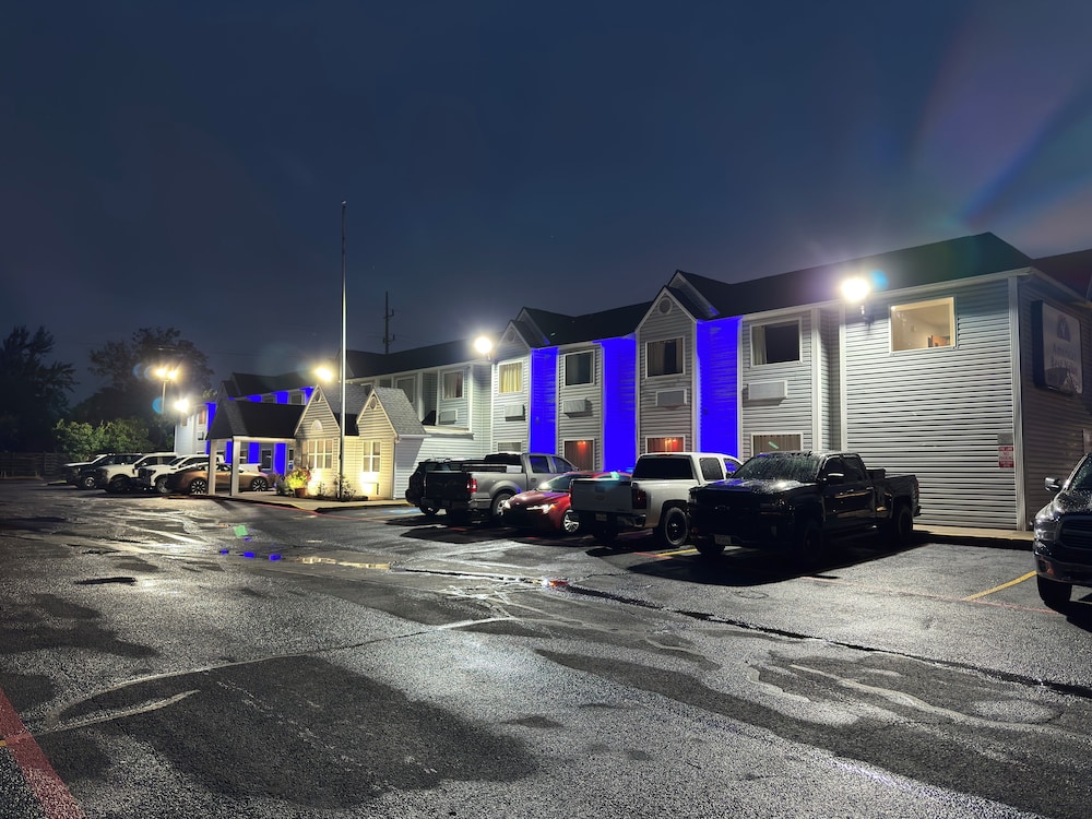 Americas Best Value Inn & Suites Ada - photo 30