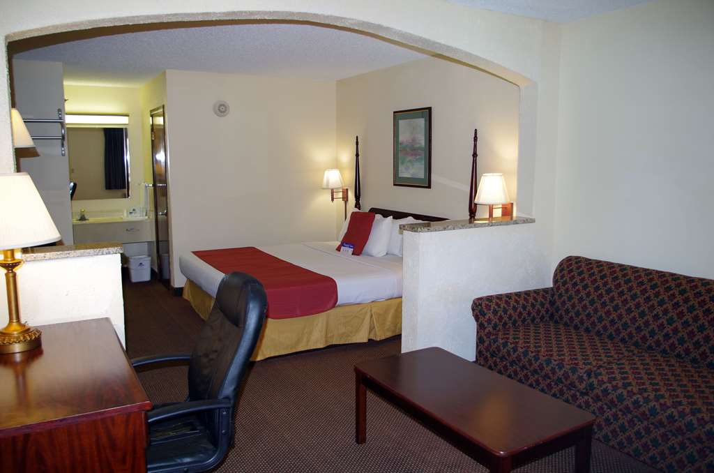 Americas Best Value Inn Malvern - photo 10