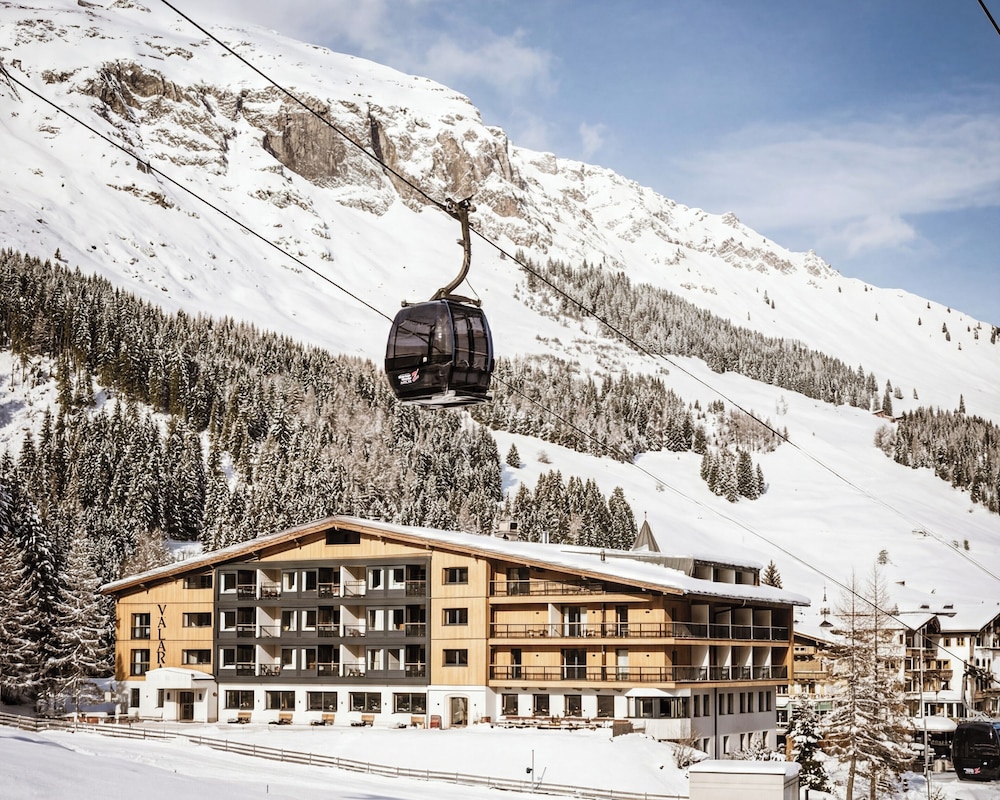 Valara Alpine Art Hotel — 4-Star Luxury Hotel in Tux, Austria