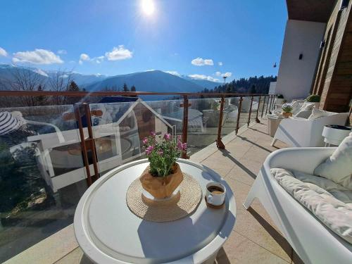 The Rock Complex The Gallery Penthouse — 4-Star Luxury Hotel in Sinaia, Romania