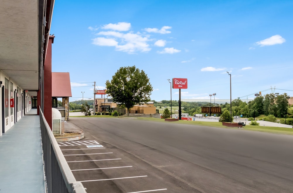 Red Roof Inn Dandridge - photo 21