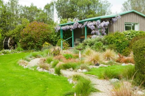Waterwheel Cottage — 4-Star Luxury Hotel in Mapua, New Zealand