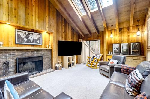 Three Peaks Hideaway in Sisters, United States