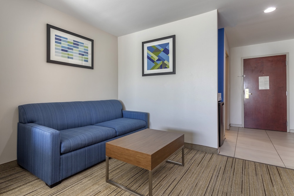 Holiday Inn Express Hotel & Suites Natchitoches by IHG - photo 19