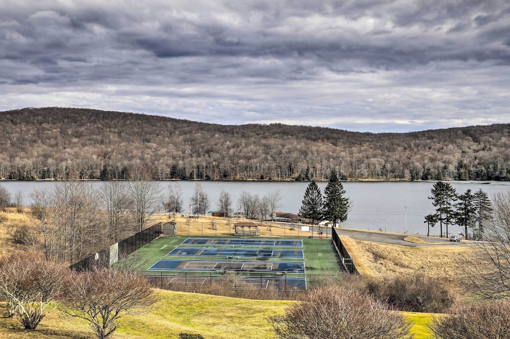 Alpine Lake Resort Cabin Rental w Pool Access - photo 9