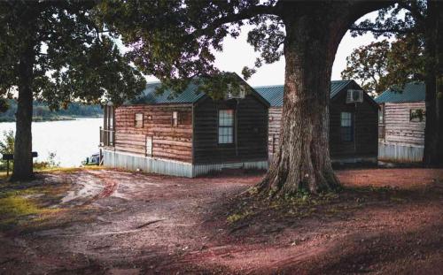 Lakefront Cedar Cabin 10 18278463 — Mead