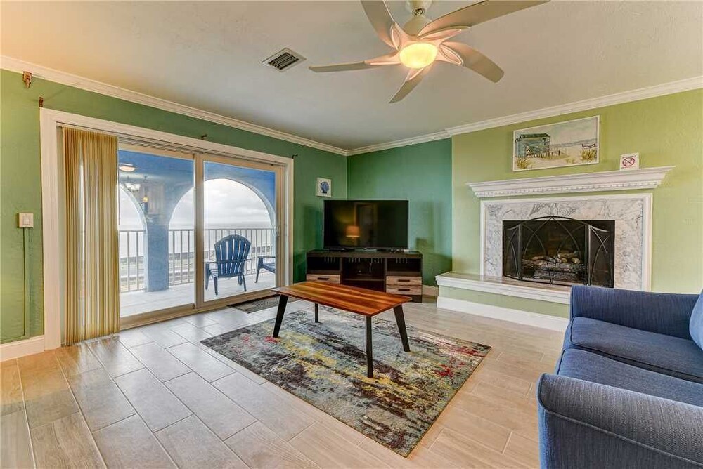 Island Retreat Upper B Ocean Front 2 Bedrooms Sleeps 6 - photo 10