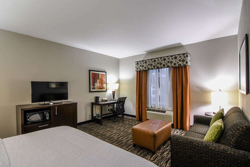 Hampton Inn Foley - photo 19