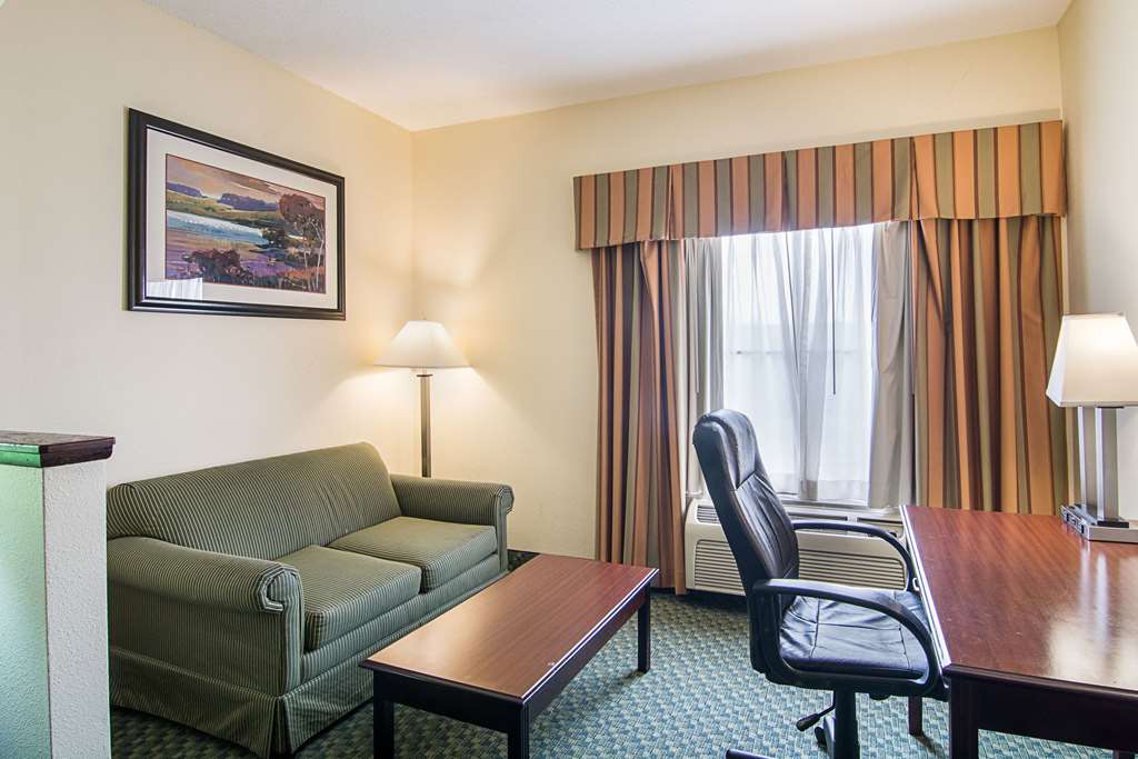 Quality Inn & Suites Harvey Chicago Southland - photo 32
