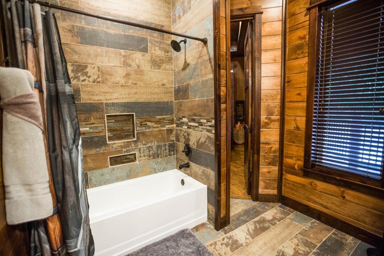 Lasso The Moon in Broken Bow, United States