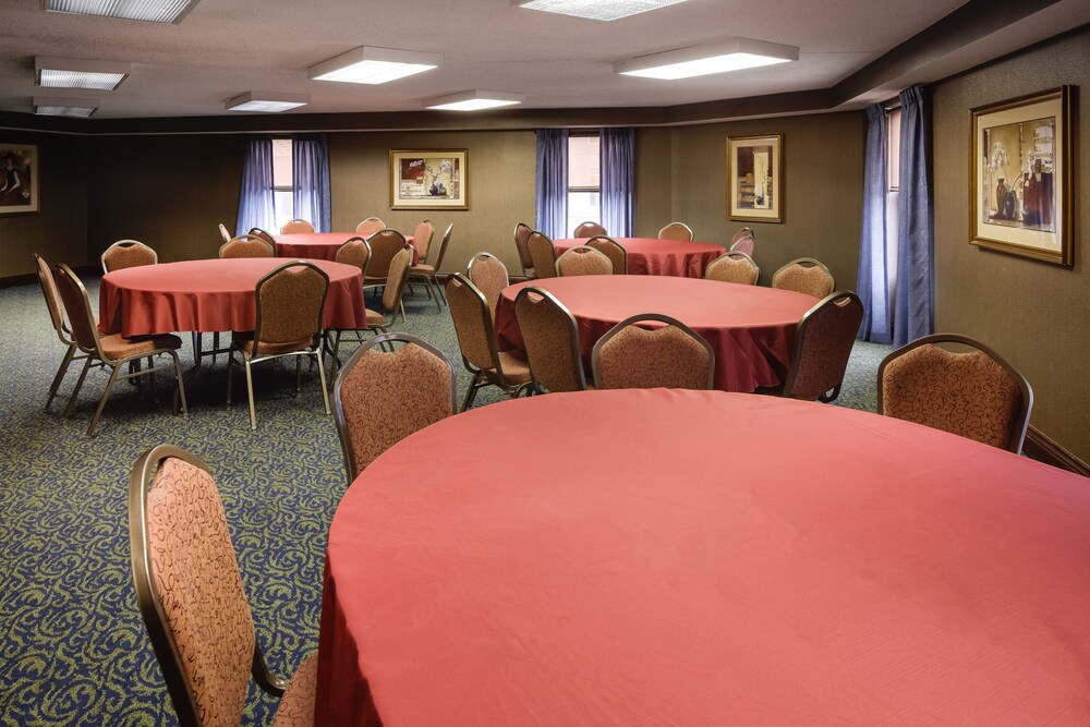 Holiday Inn Dubuque Galena by IHG - photo 56