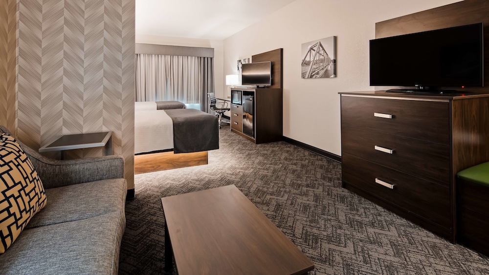 Best Western Plus Parkside Inn & Suites - photo 4