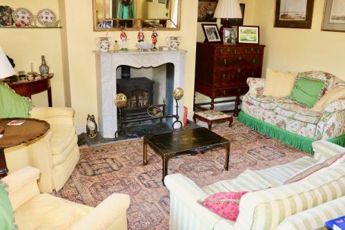 Trinity House Bed & Breakfast — 4-Star Luxury Hotel in Moreton In Marsh, United Kingdom
