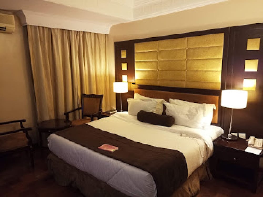 Owu Crown Hotel Deluxe twin Bed Room in Ibadan, Nigeria