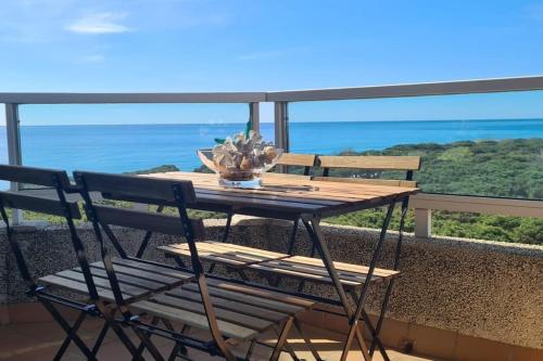 Apartamento Marina Playa Primera Linea de Mar — 4-Star Luxury Hotel in Blanes, Spain